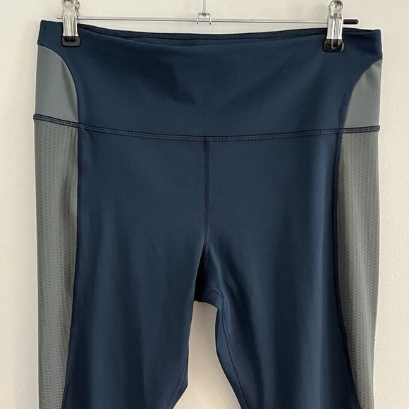 Athleta x Allyson Felix Leggings Blue/Gray Cropped Size L Activewear Gym Train - Picture 4 of 15